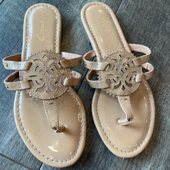 Circus by Sam Edelman flat sandal. Patent Almond Color. Women’s size 7 - Picture 1 of 3